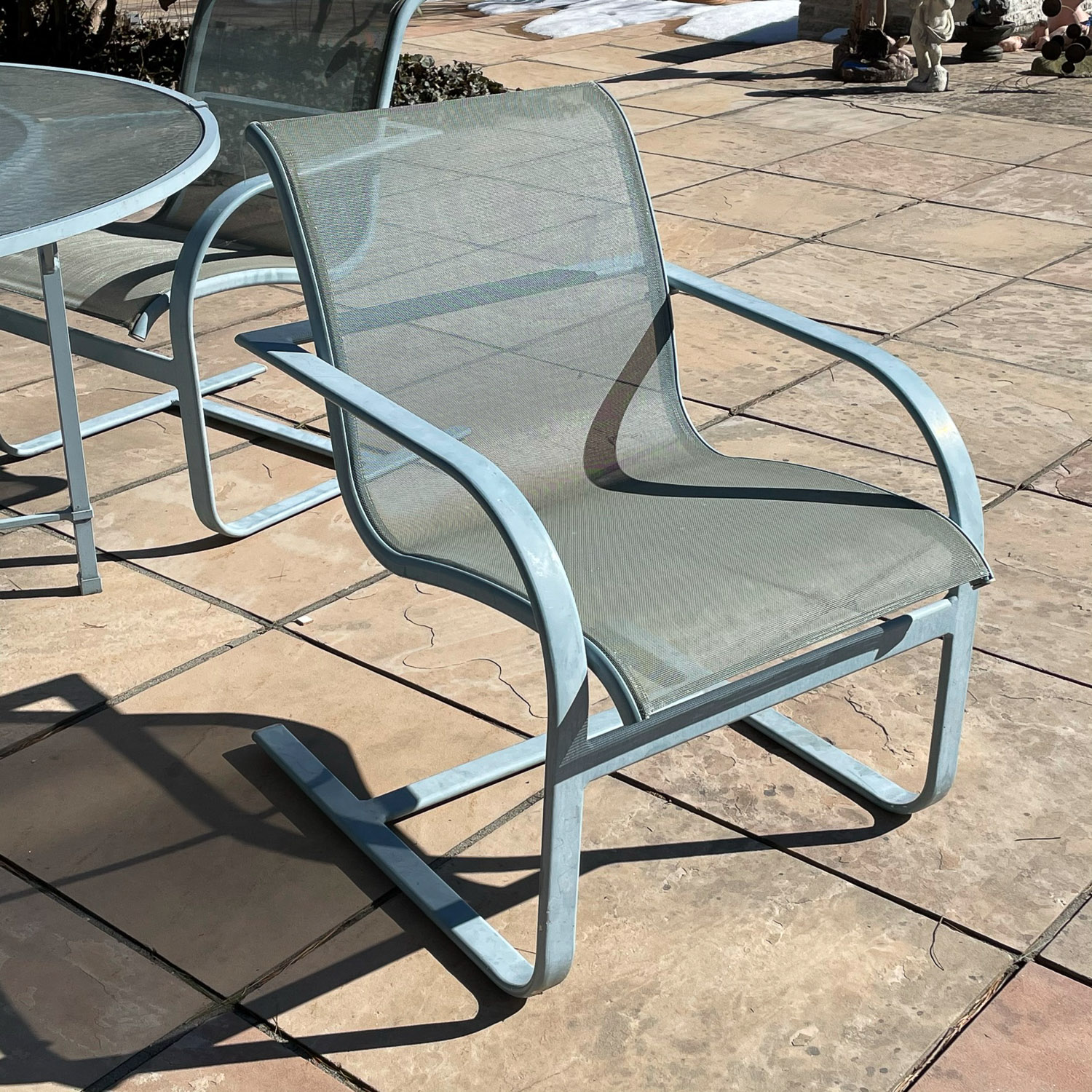 BROWN JORDAN PATIO TABLE & CHAIRS