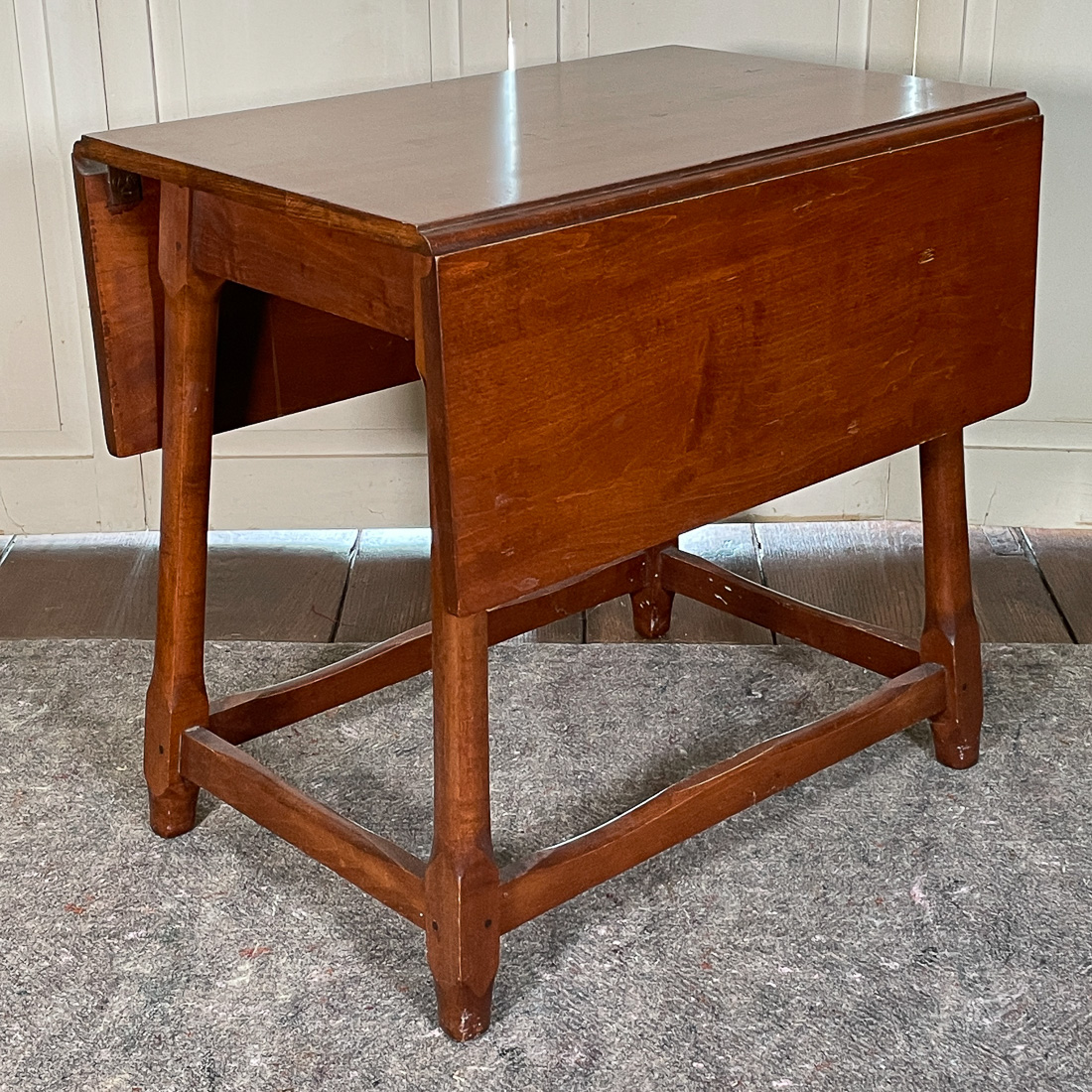 DROP LEAF OAK SIDE TABLE