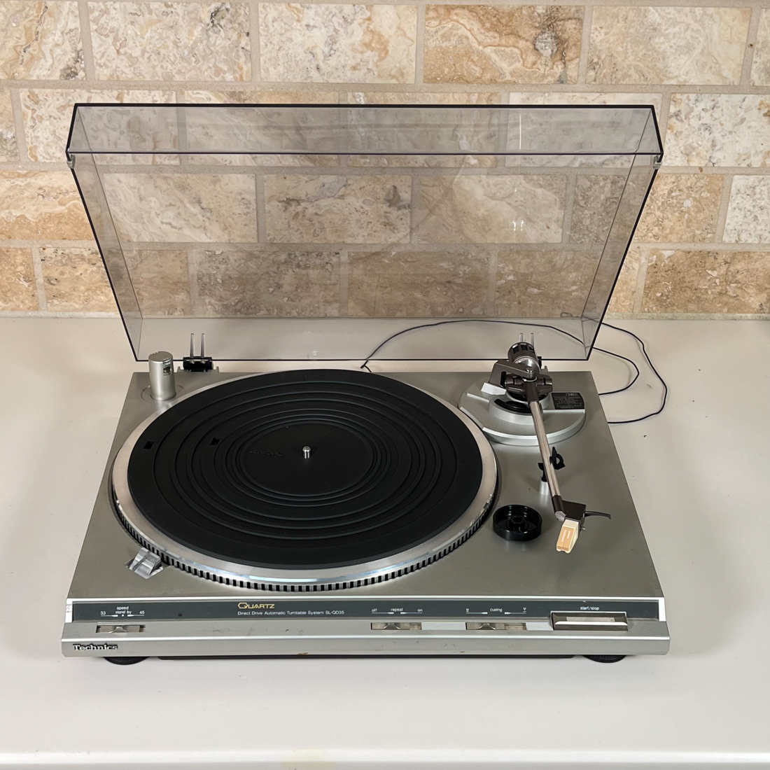 TECHNICS RECORD PLAYER