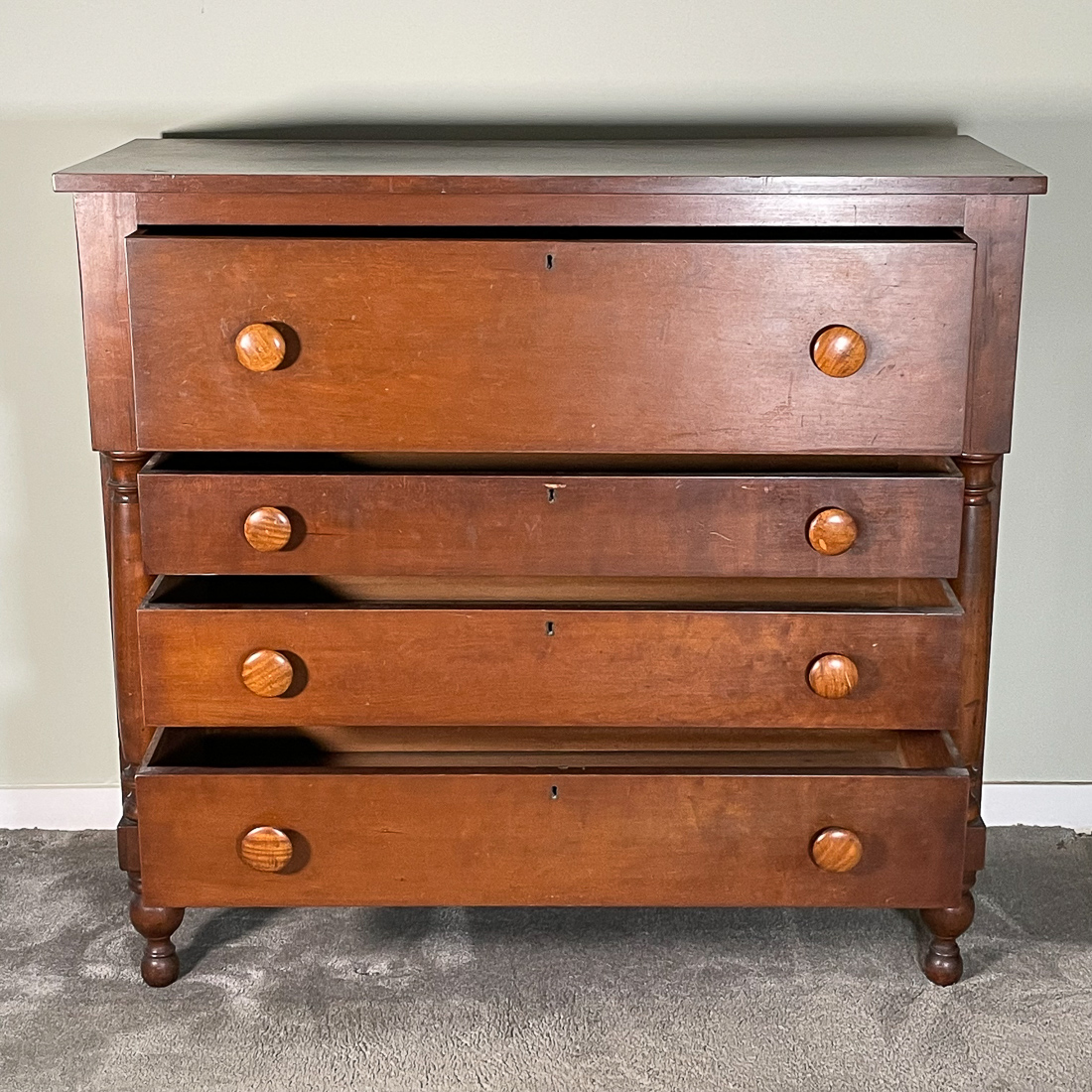 MAPLE WOOD DRESSER