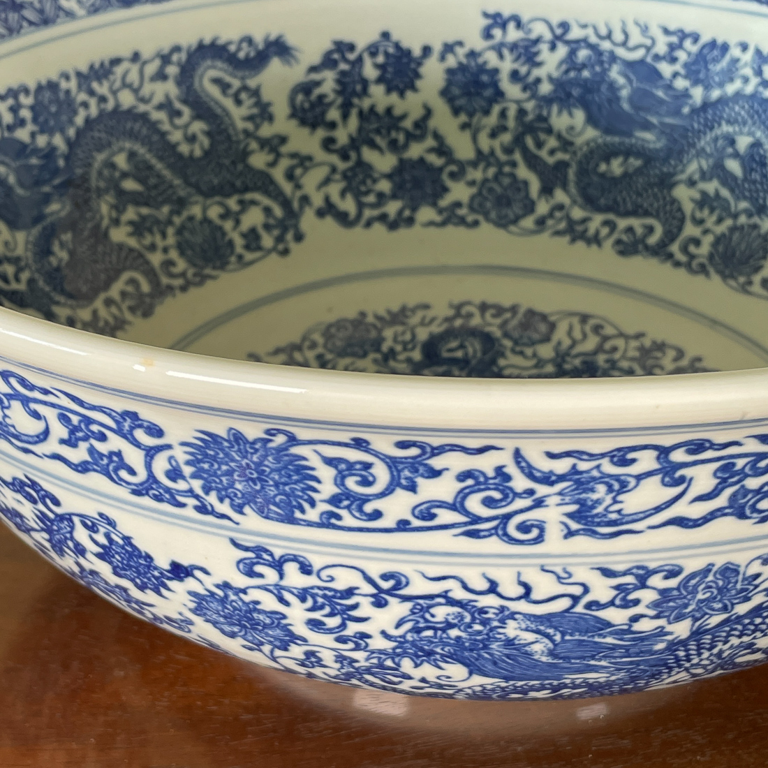 LARGE CHINOISERIE CENTER BOWL