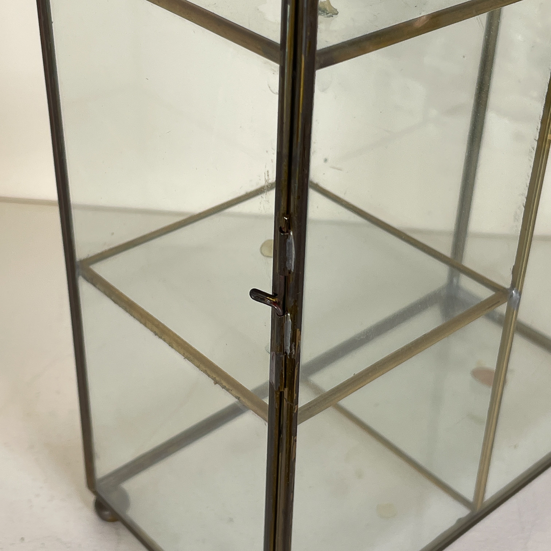 SMALL TIERED DISPLAY CASE