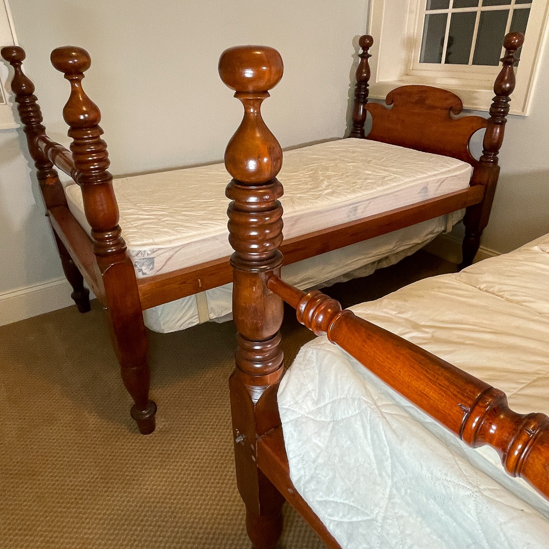 PAIR CANNONBALL BEDS