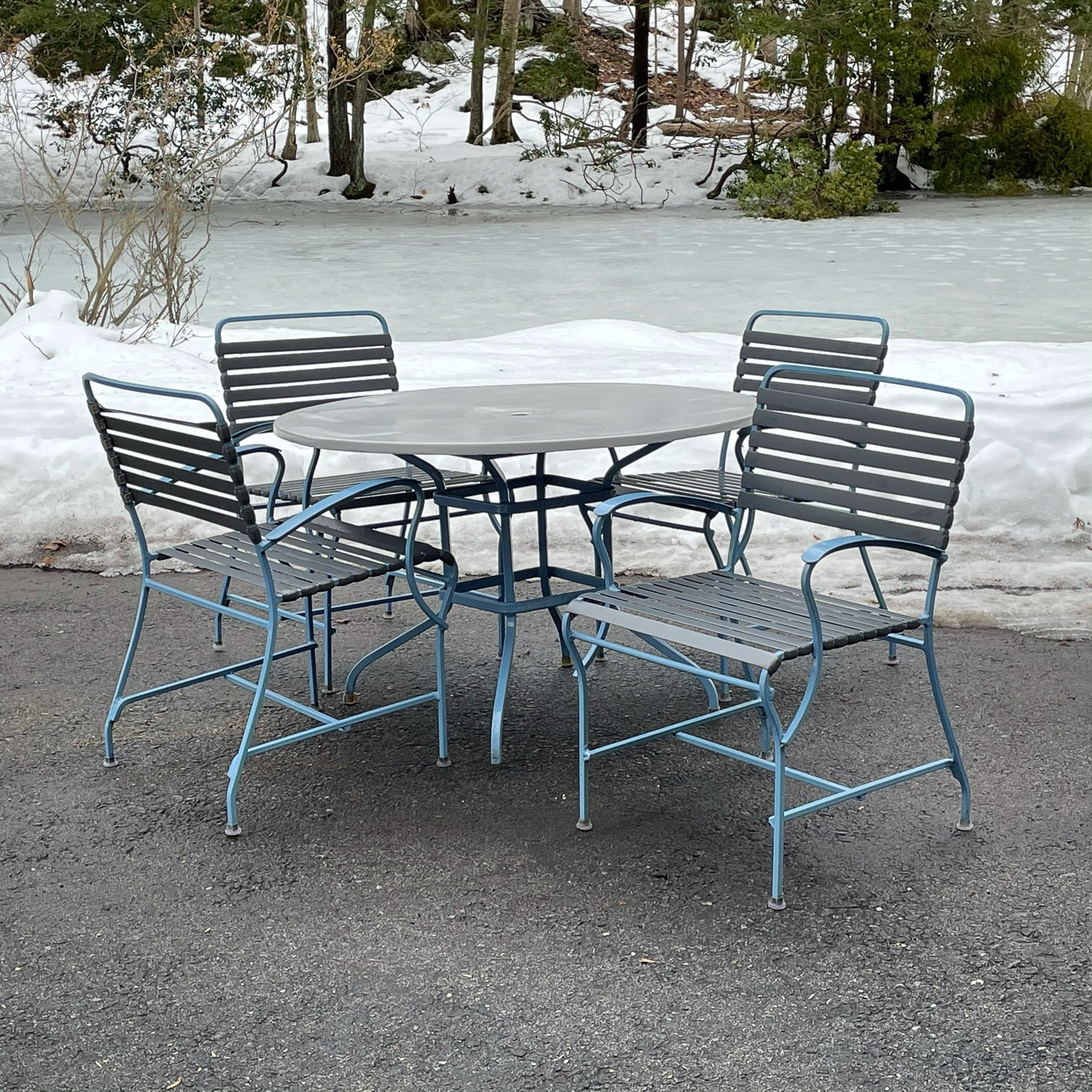 BLUE & GRAY PATIO FURNITURE