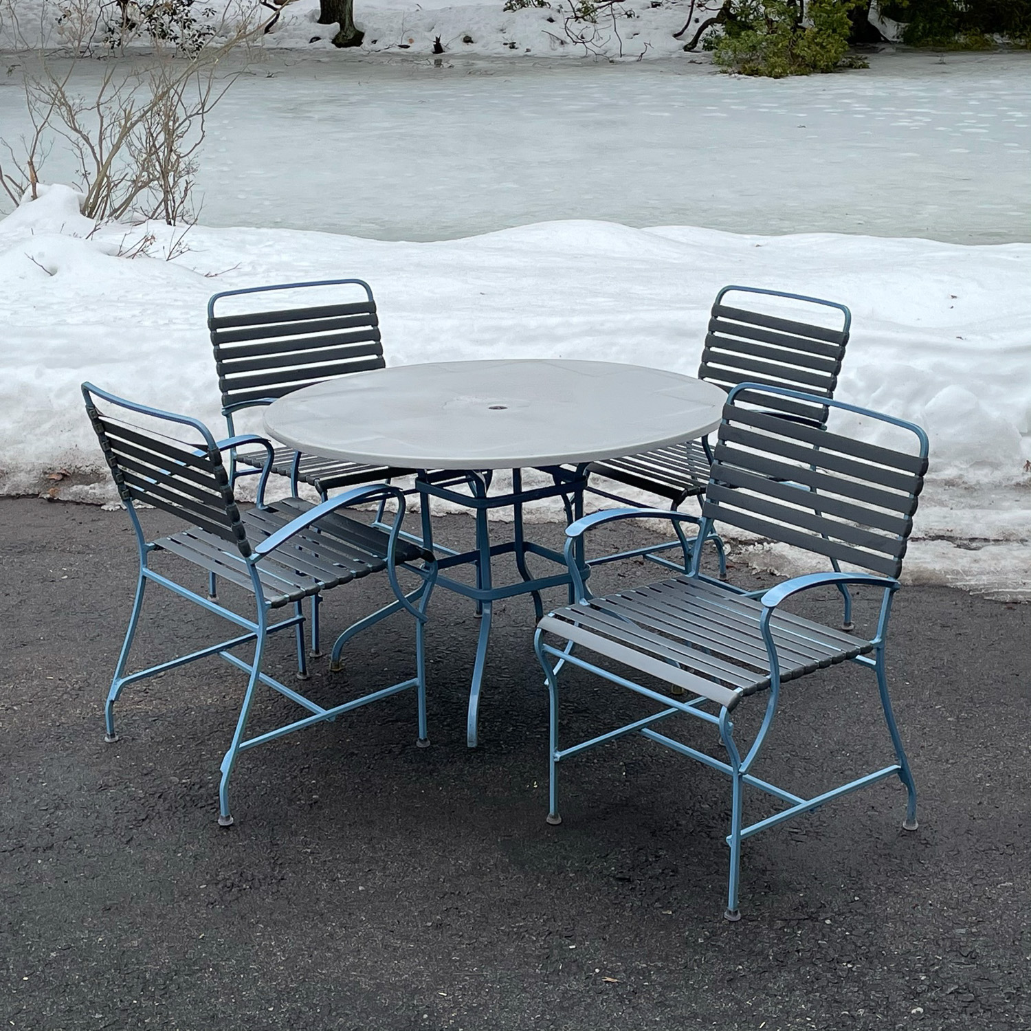 BLUE & GRAY PATIO FURNITURE