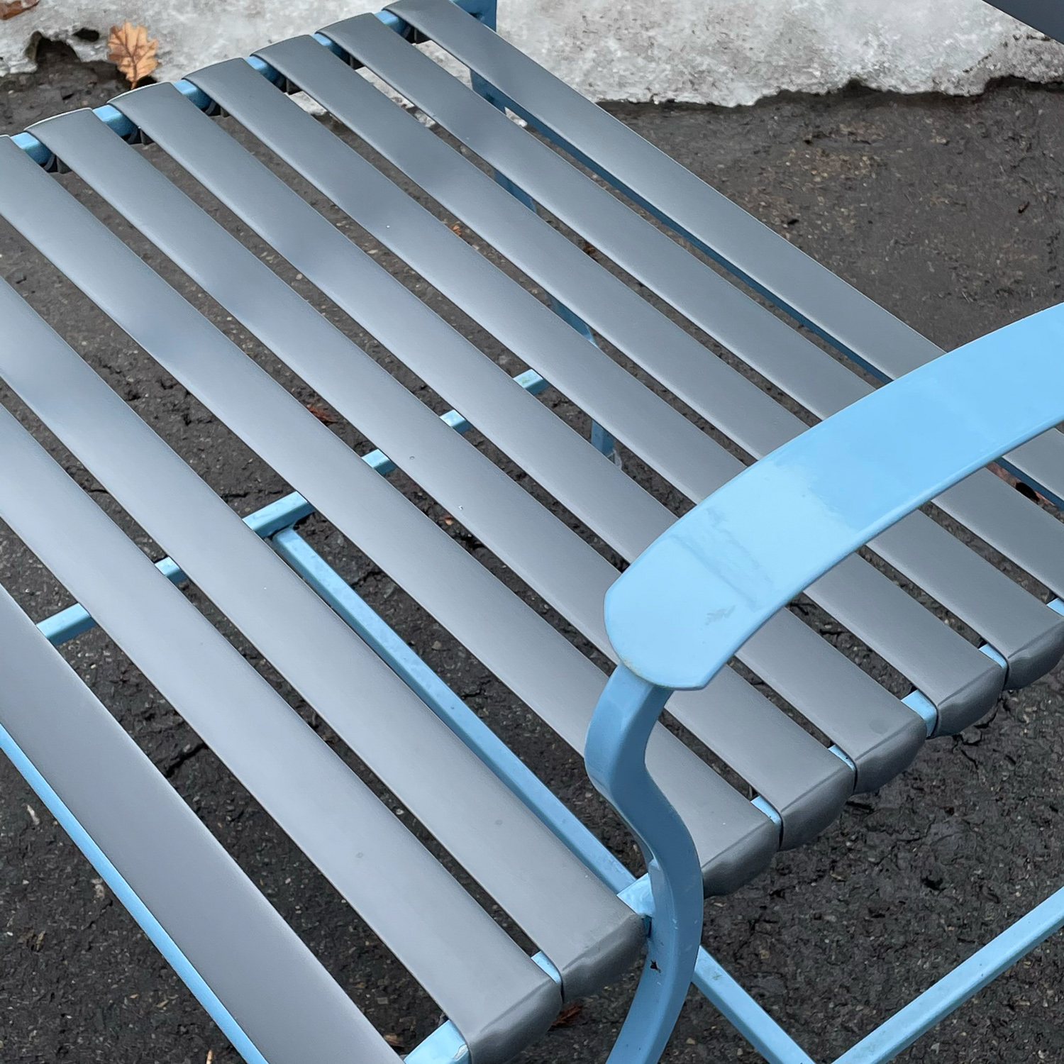 BLUE & GRAY PATIO FURNITURE