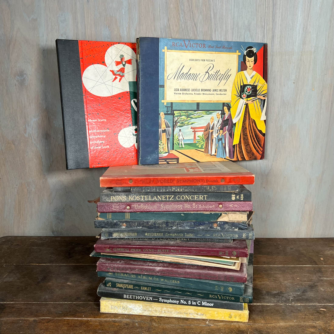 LARGE COLLECTION ALBUMS