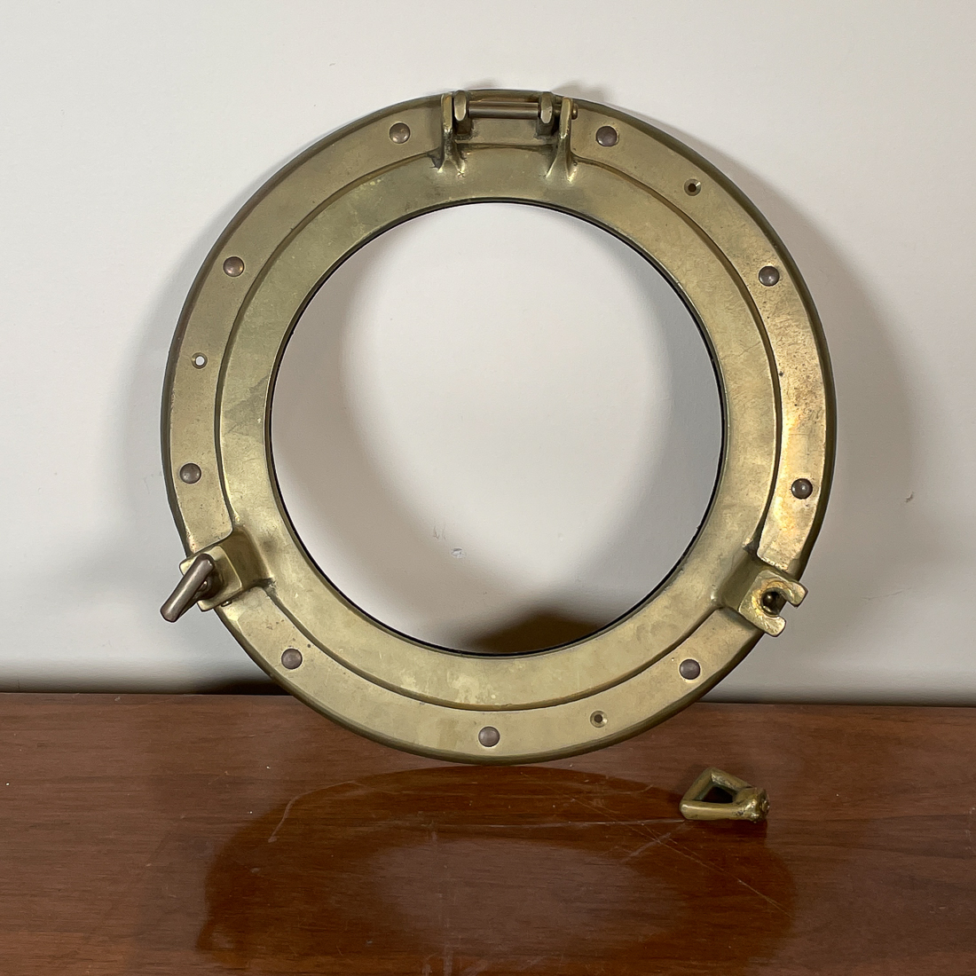 BRASS PORTHOLE FRAME