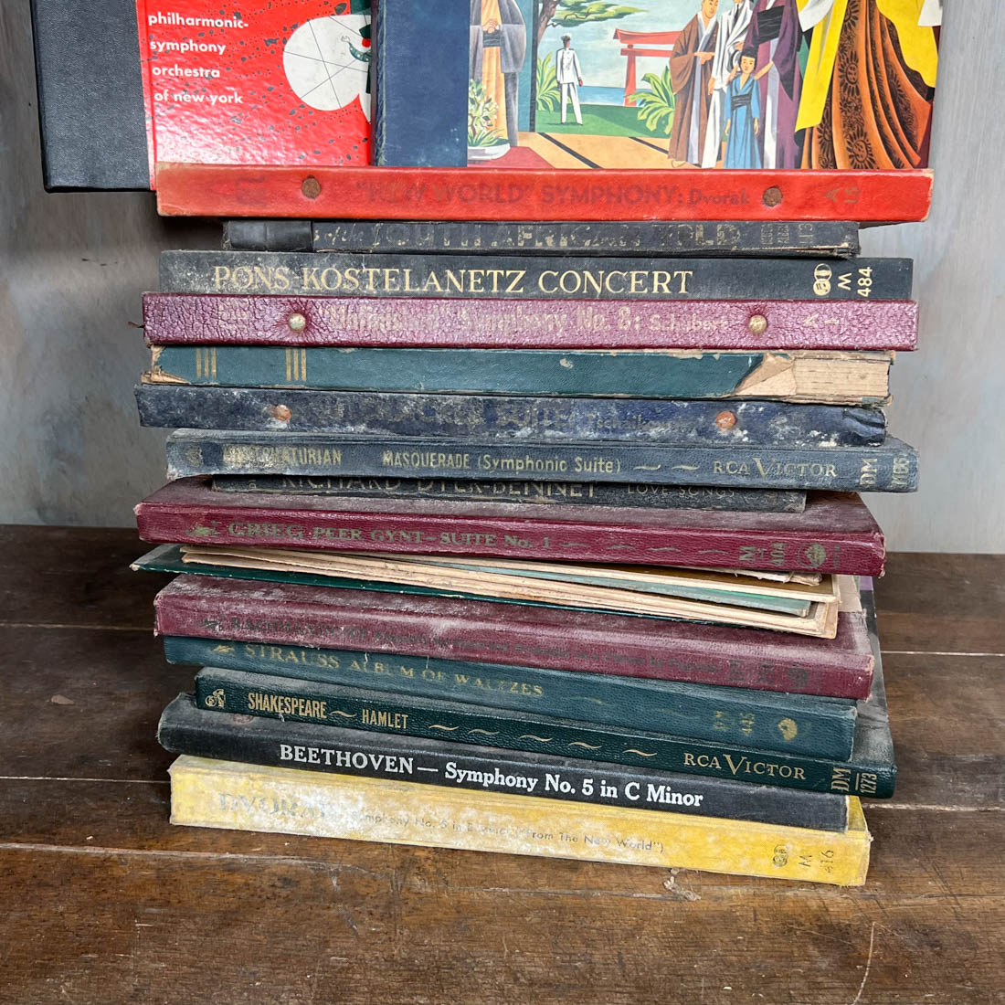 LARGE COLLECTION ALBUMS