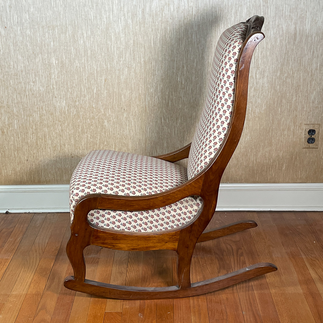 UPHOLSTERED ROCKING CHAIR