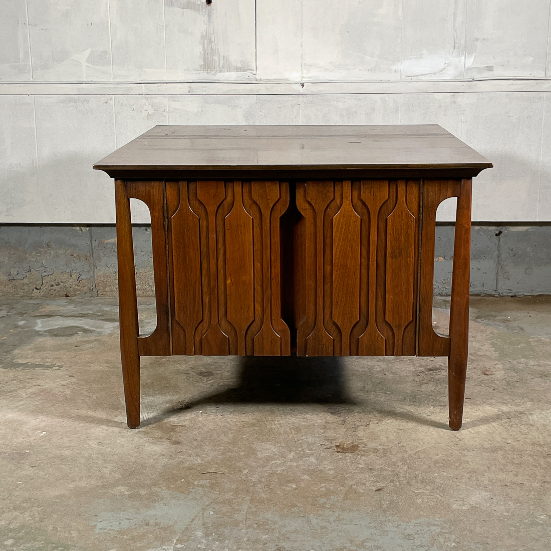 JOHNSON HANDLEY JOHNSON SIDE TABLE