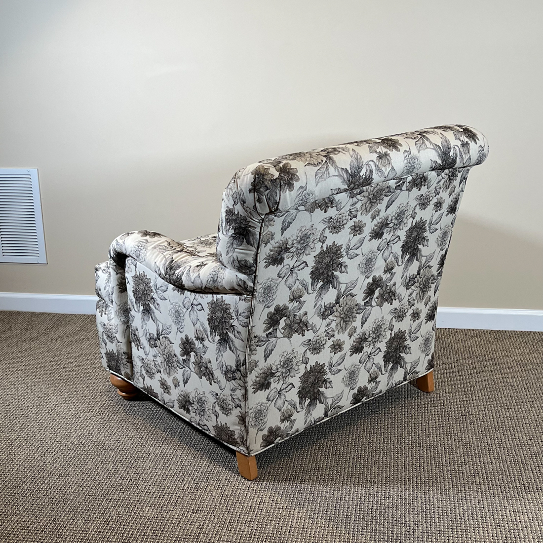 Ethan Allen Armchair: A Timeless Classic or a Disappointment?