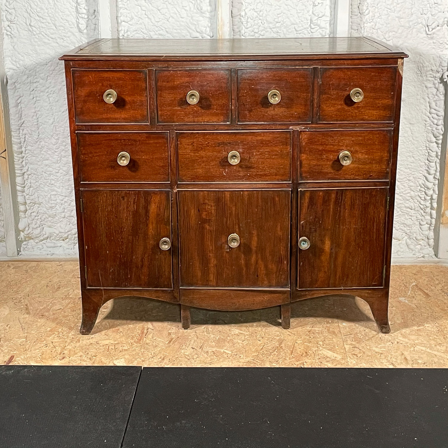 PERIOD ANTIQUE COMMODE