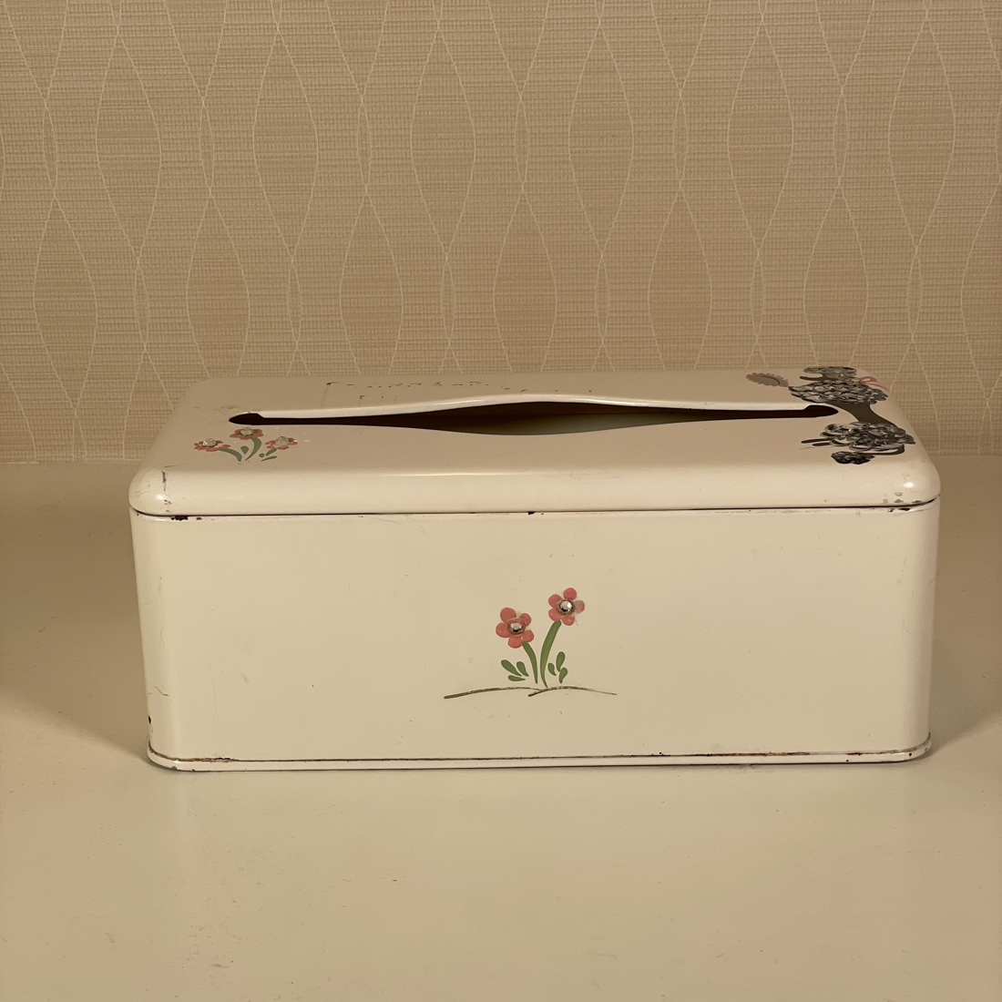 VINTAGE TISSUE BOX HOLDER