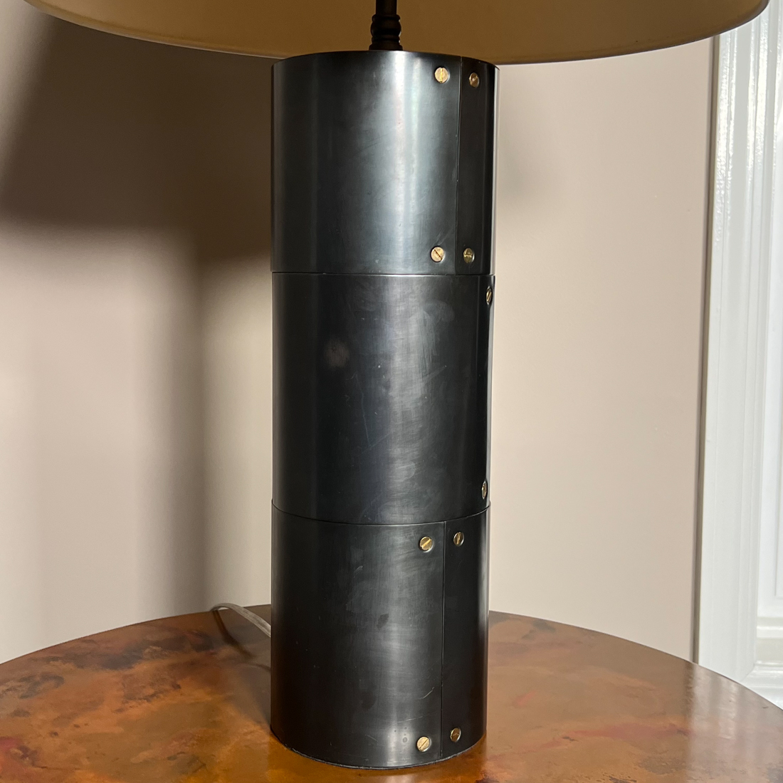 BLACK ACRYLIC TABLE LAMP