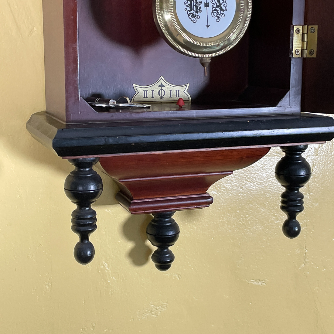 WALTHAM CHIMING WALL CLOCK