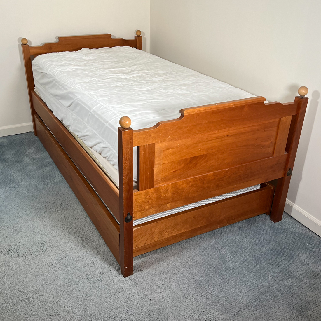 OAK TRUNDLE BED