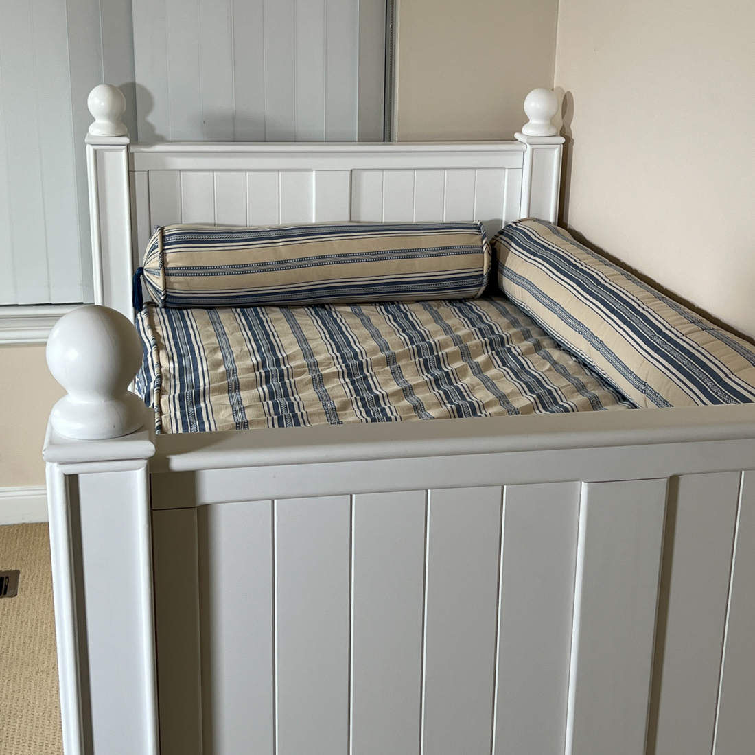 POTTERY BARN TRUNDLE BED