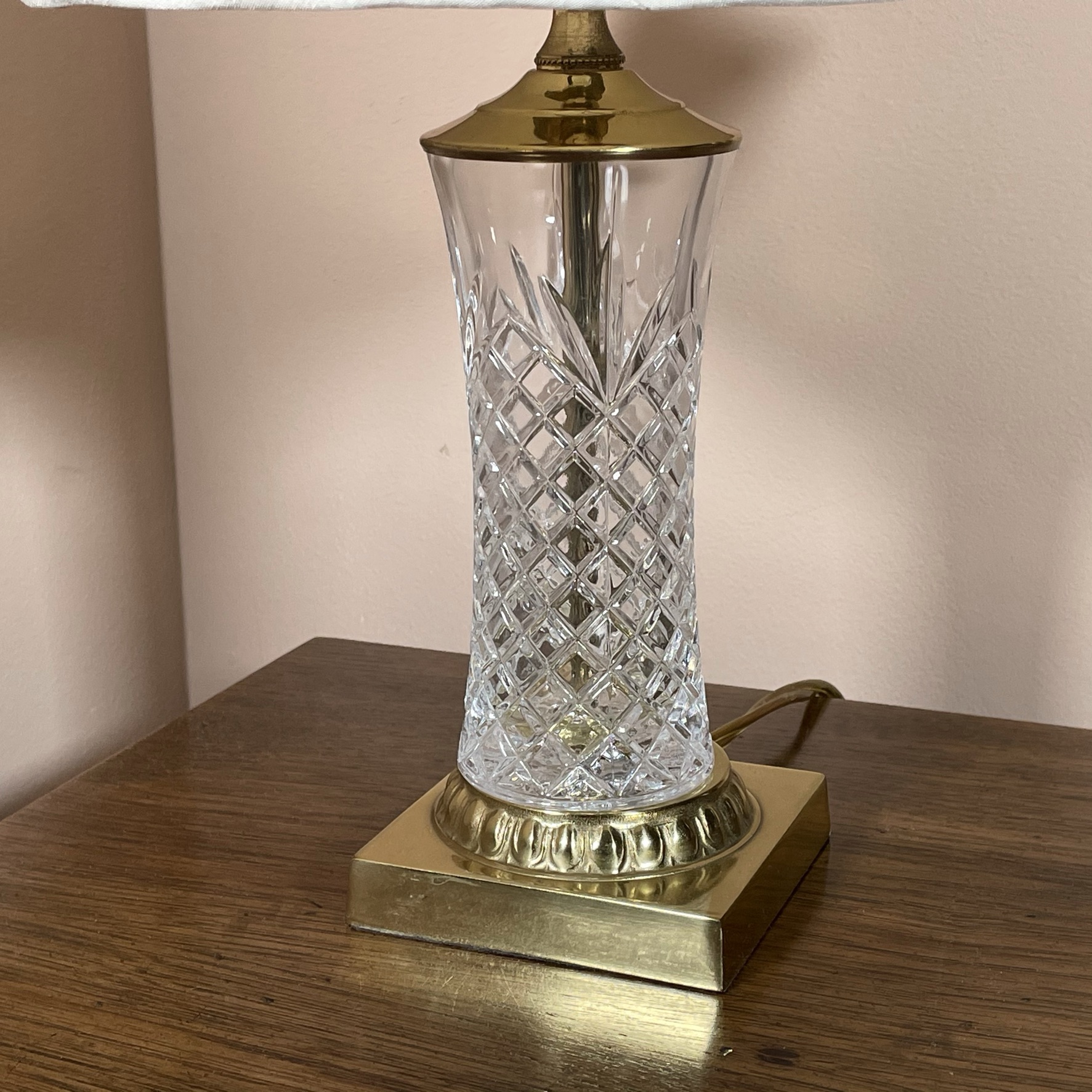 CUT CRYSTAL TABLE LAMP