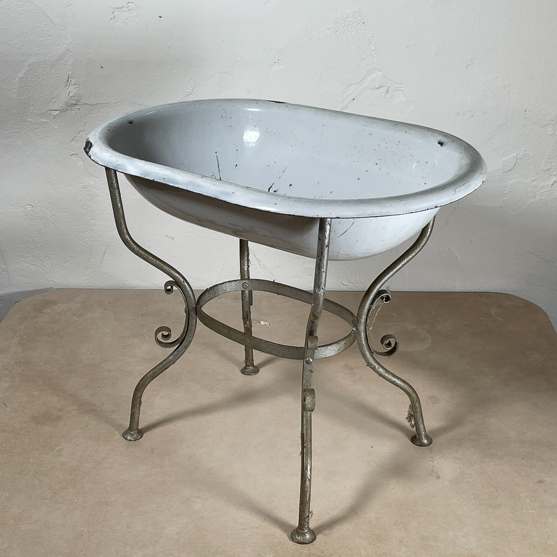 ENAMELED PORCELAIN BIRD BATH