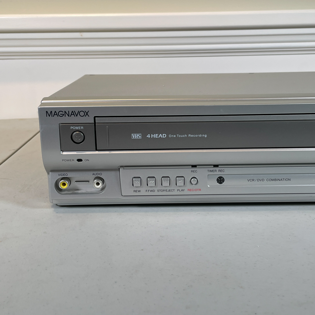 MAGNAVOX VHS / DVD COMBO