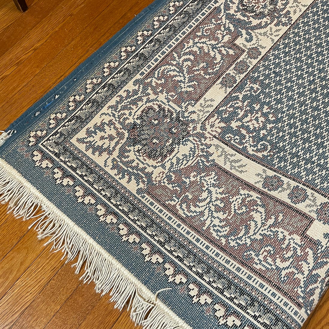 FRENCH STYLE AREA RUG
