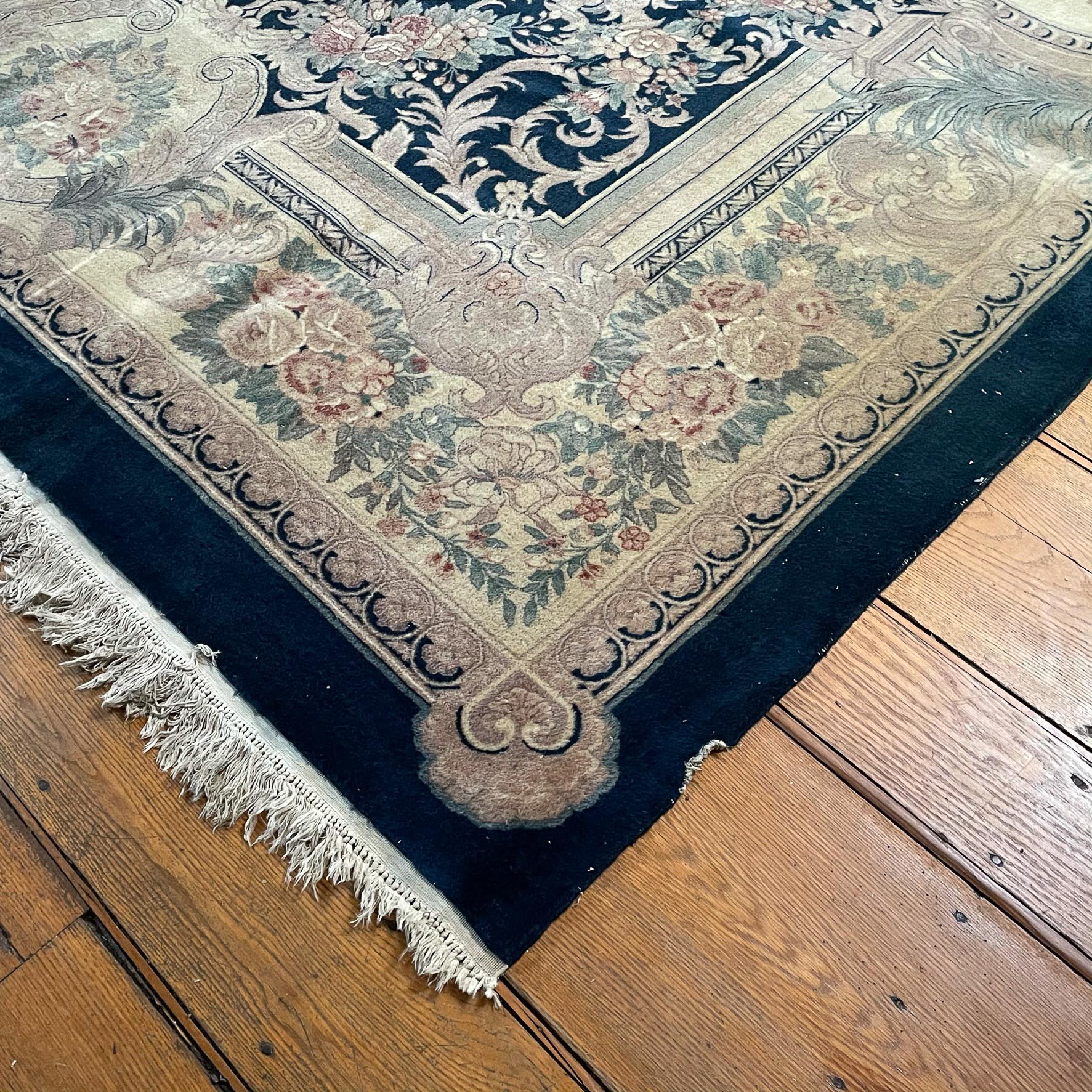 HIGHPILE FRENCH STYLE SCULPTED WOOL CARPET