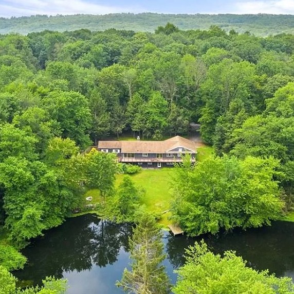 LAKESIDE SALE POUND RIDGE, NY
